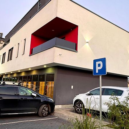 Swiss Plus Hotel Bihac Bagian luar foto