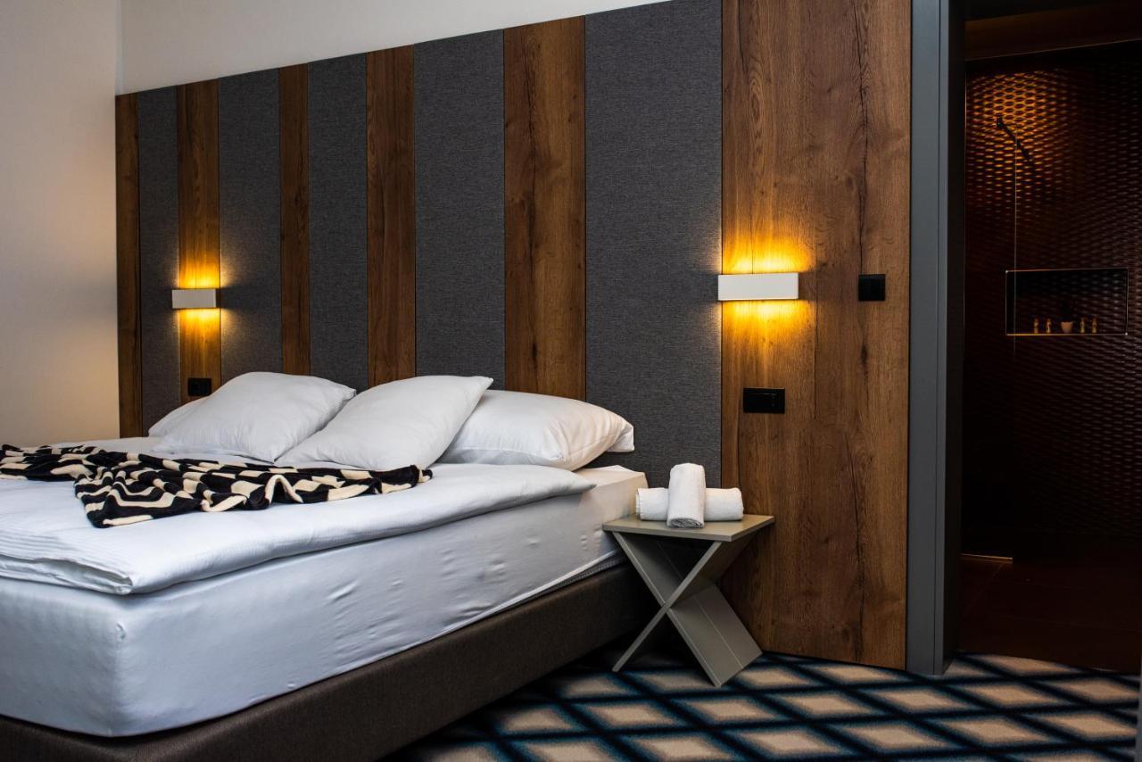 Swiss Plus Hotel Bihac Bagian luar foto