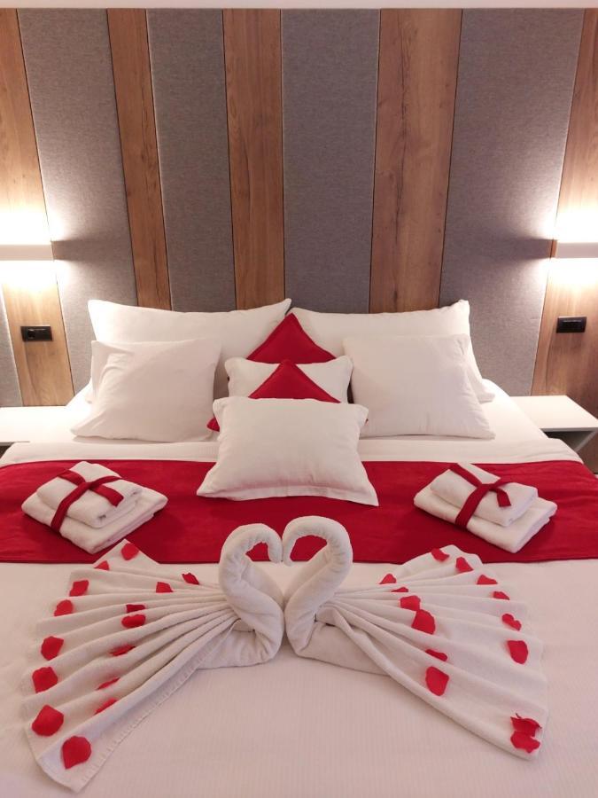 Swiss Plus Hotel Bihac Bagian luar foto