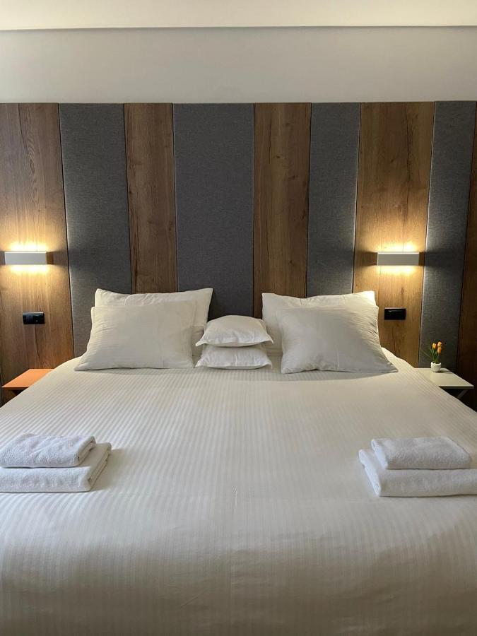 Swiss Plus Hotel Bihac Bagian luar foto