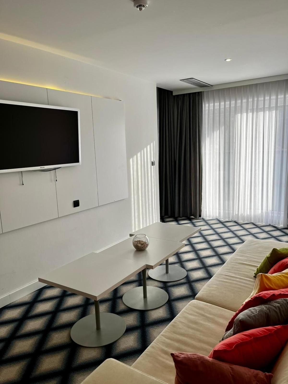 Swiss Plus Hotel Bihac Bagian luar foto