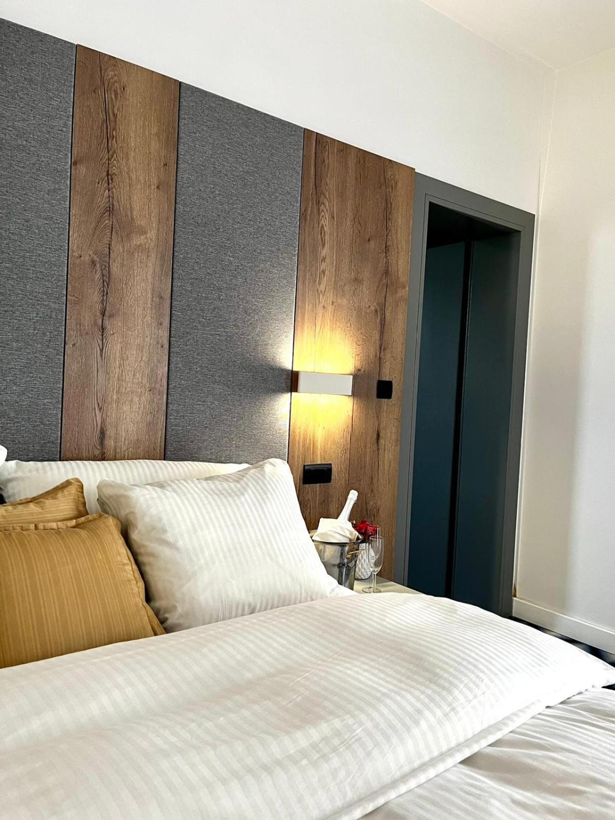 Swiss Plus Hotel Bihac Bagian luar foto