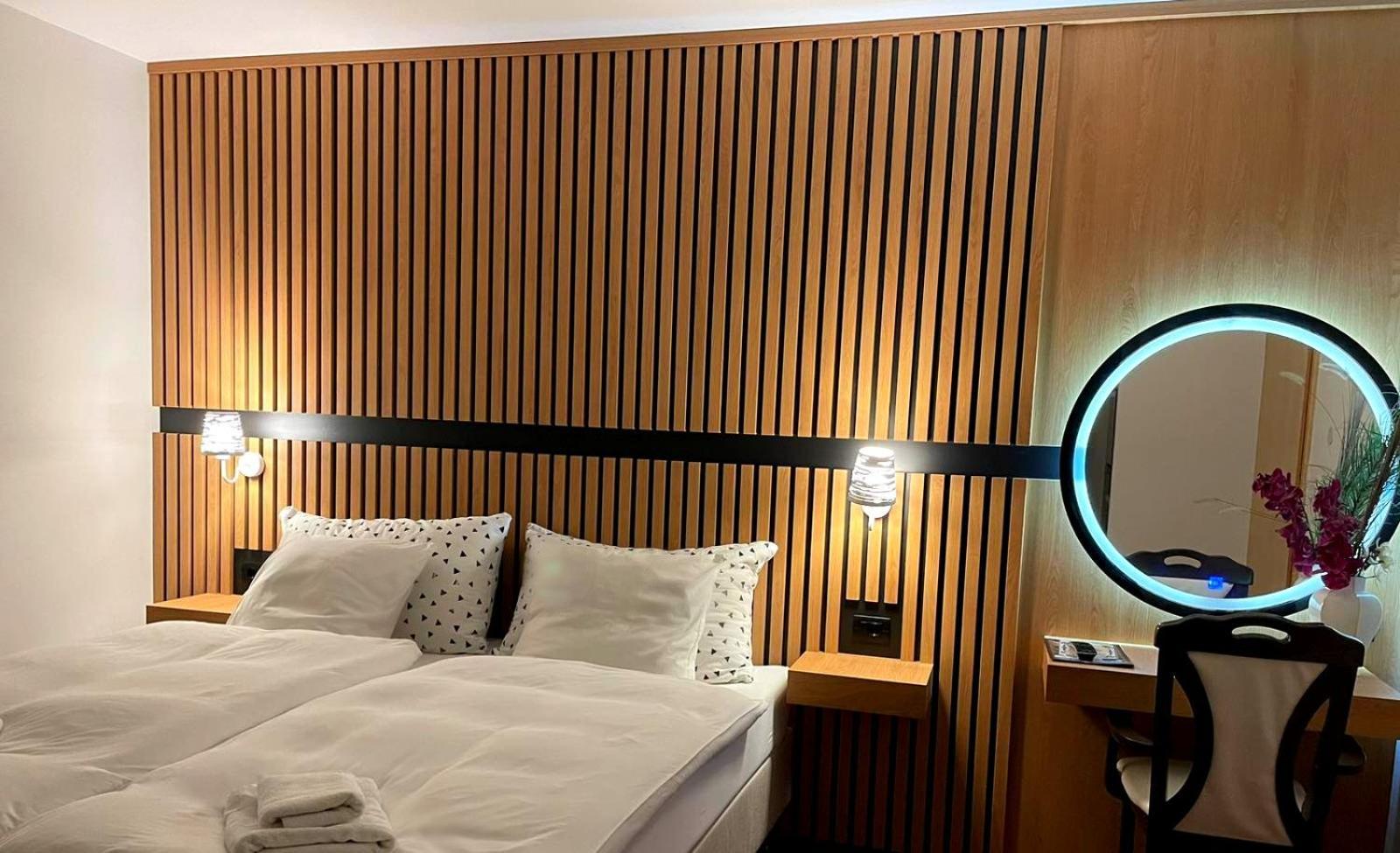 Swiss Plus Hotel Bihac Bagian luar foto