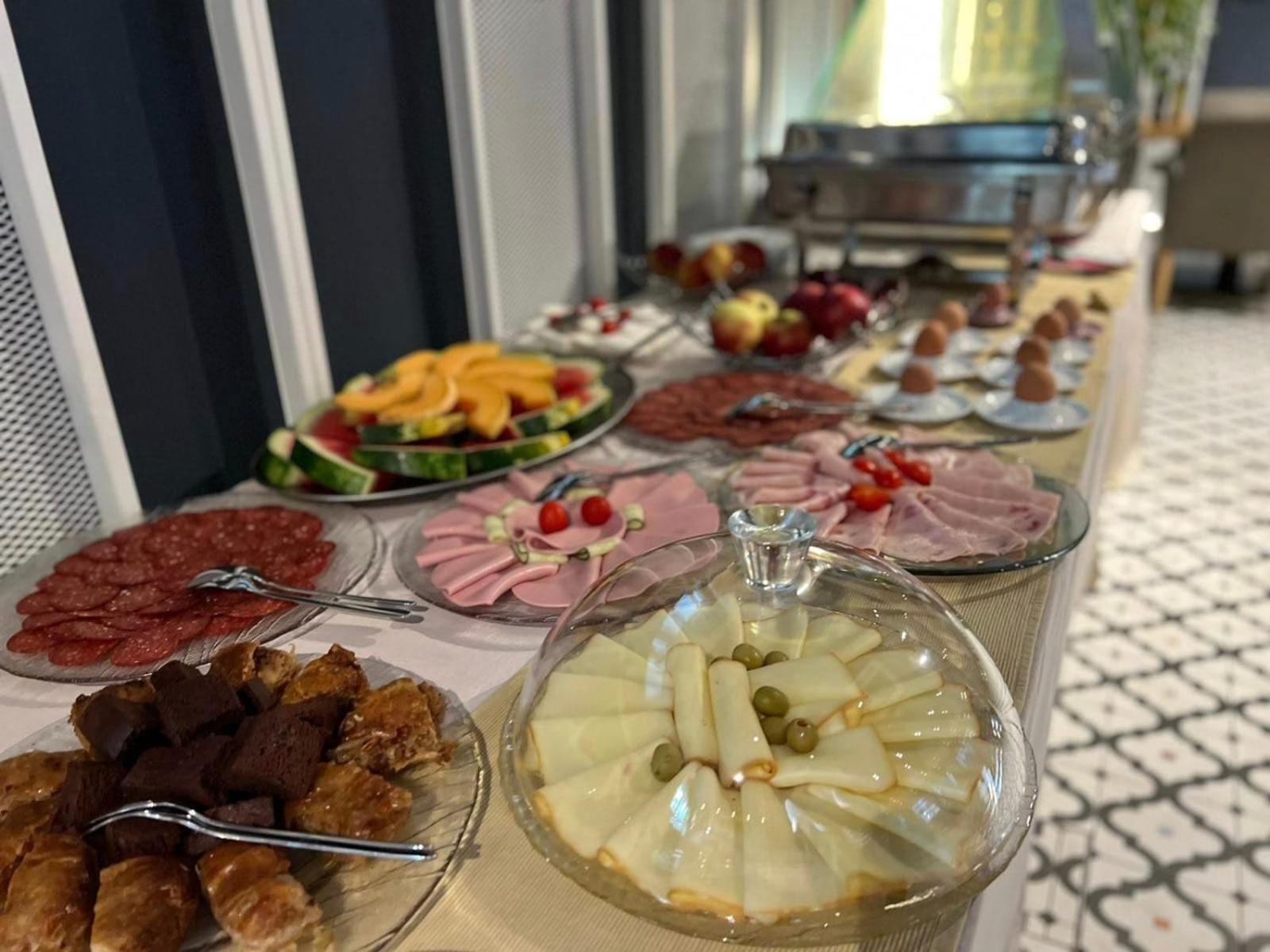 Swiss Plus Hotel Bihac Bagian luar foto