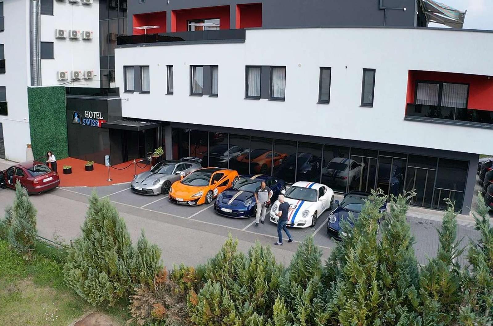 Swiss Plus Hotel Bihac Bagian luar foto