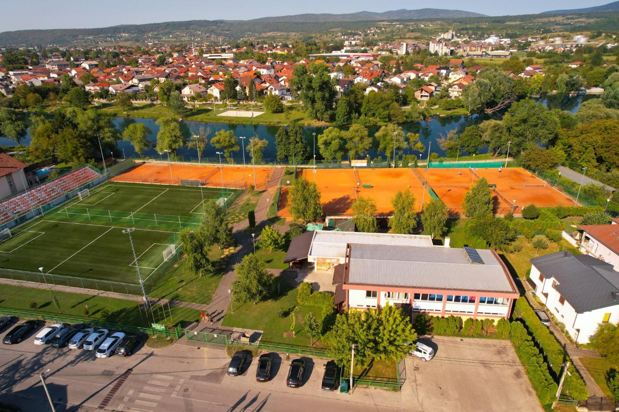 Swiss Plus Hotel Bihac Bagian luar foto