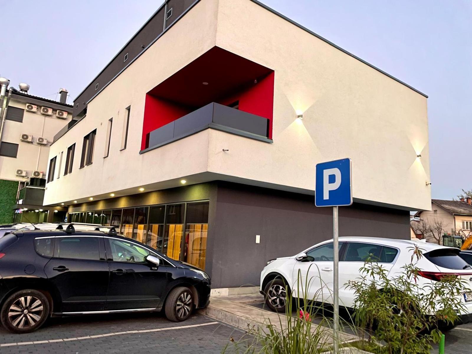 Swiss Plus Hotel Bihac Bagian luar foto