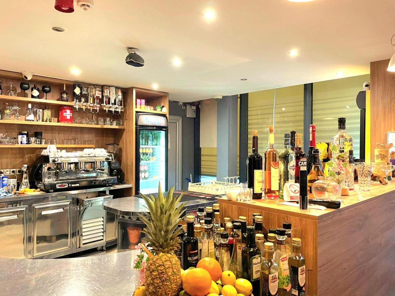 Swiss Plus Hotel Bihac Bagian luar foto