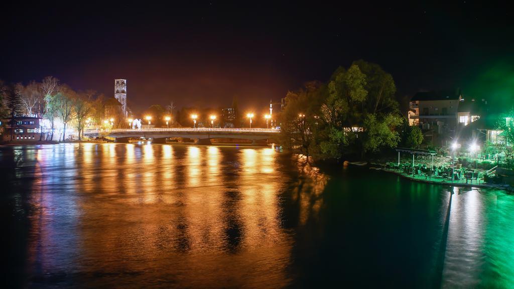 Swiss Plus Hotel Bihac Bagian luar foto