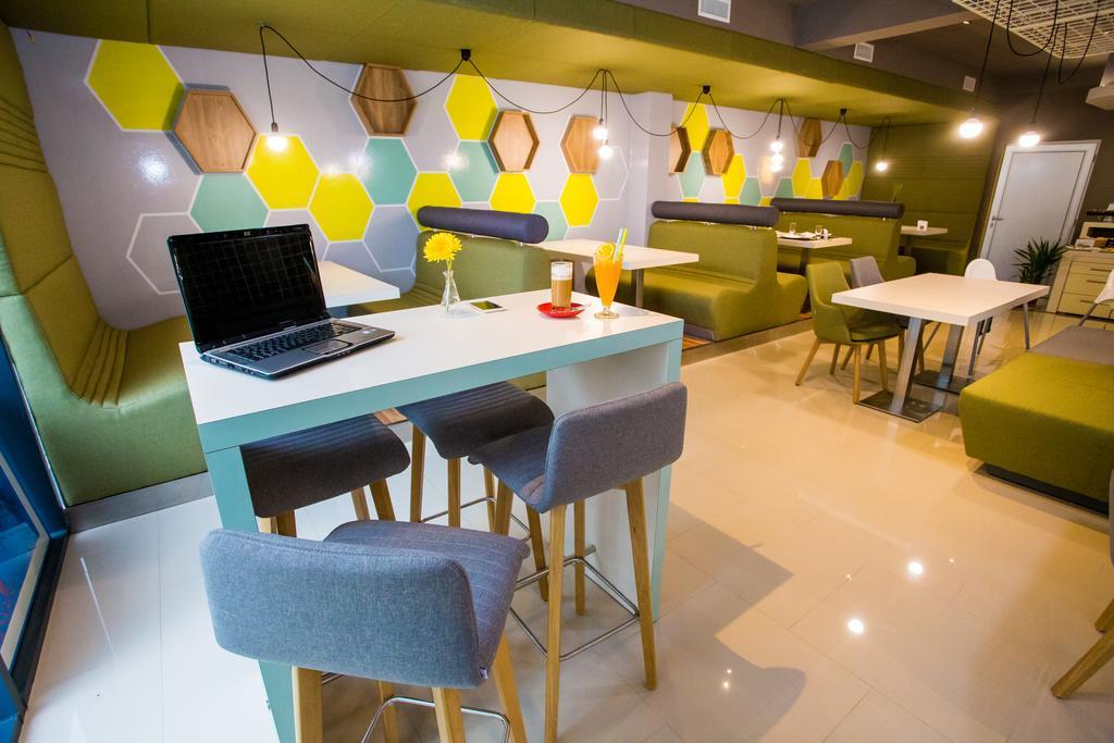 Swiss Plus Hotel Bihac Bagian luar foto